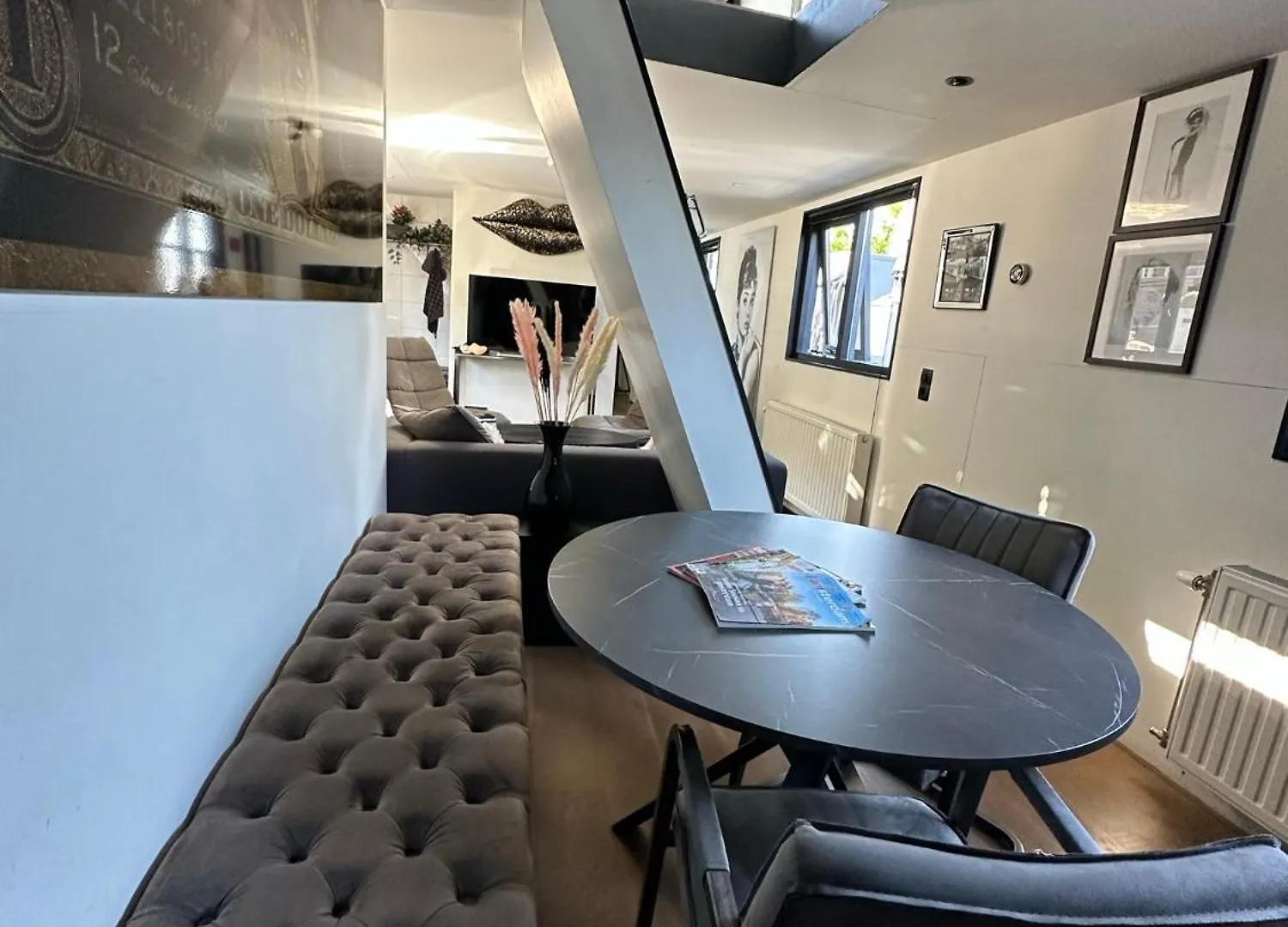 Houseboat-Amsterdam Bed and Breakfast Amsterdam