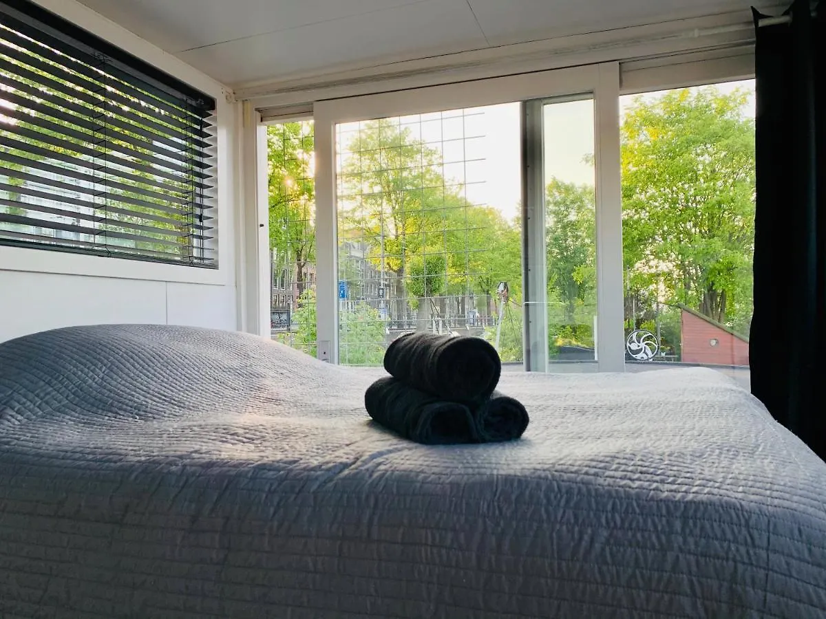 Houseboat-Amsterdam Bed & Breakfast
